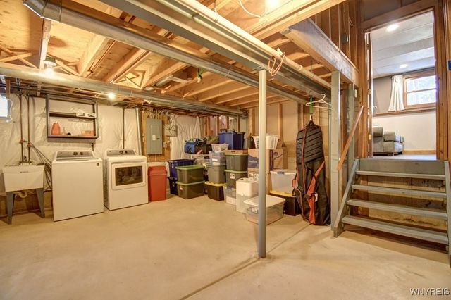 40 Michael Anthony Lane, Lancaster, NY 14043