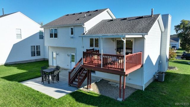 40 Michael Anthony Lane, Lancaster, NY 14043