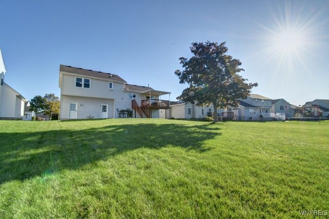 40 Michael Anthony Lane, Lancaster, NY 14043