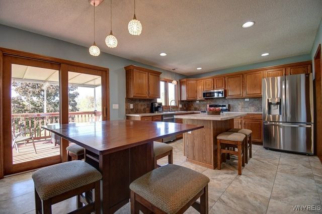 40 Michael Anthony Lane, Lancaster, NY 14043