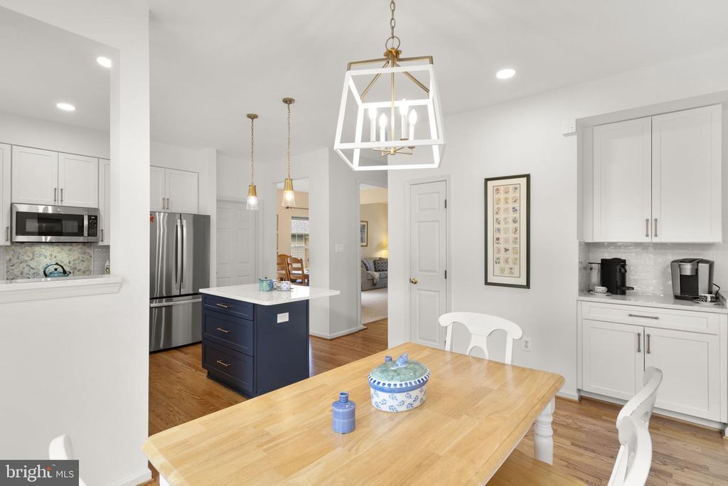 Image 12 of property listing at 18028 RED ROCKS DR, Germantown, MD 20874