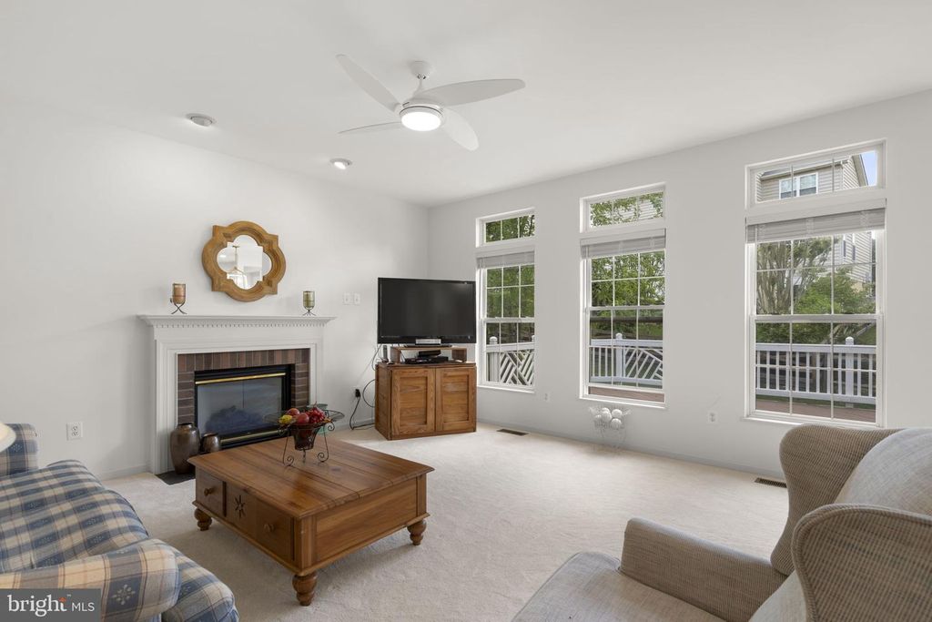 Image 13 of property listing at 18028 RED ROCKS DR, Germantown, MD 20874