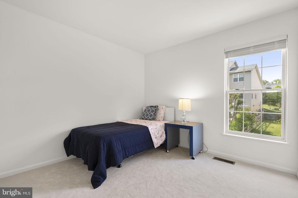 Image 24 of property listing at 18028 RED ROCKS DR, Germantown, MD 20874