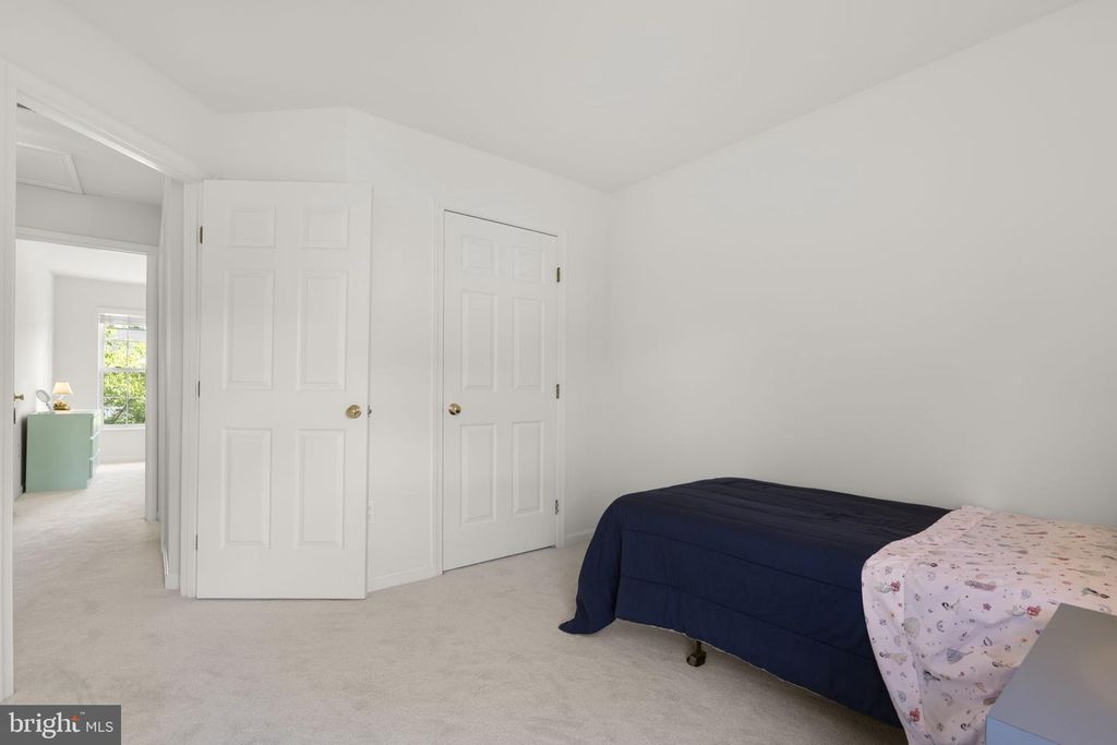 Image 25 of property listing at 18028 RED ROCKS DR, Germantown, MD 20874