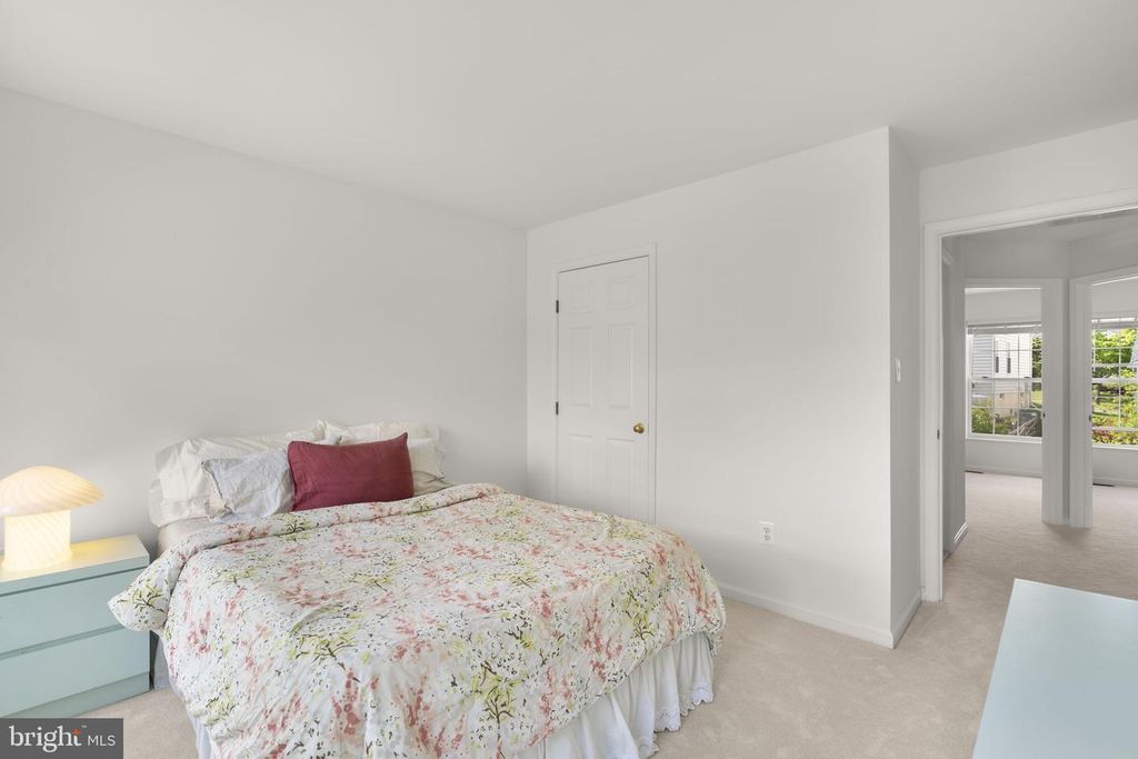 Image 28 of property listing at 18028 RED ROCKS DR, Germantown, MD 20874
