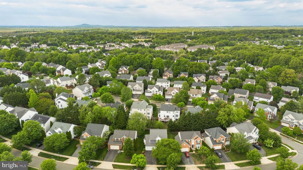 Image 36 of property listing at 18028 RED ROCKS DR, Germantown, MD 20874