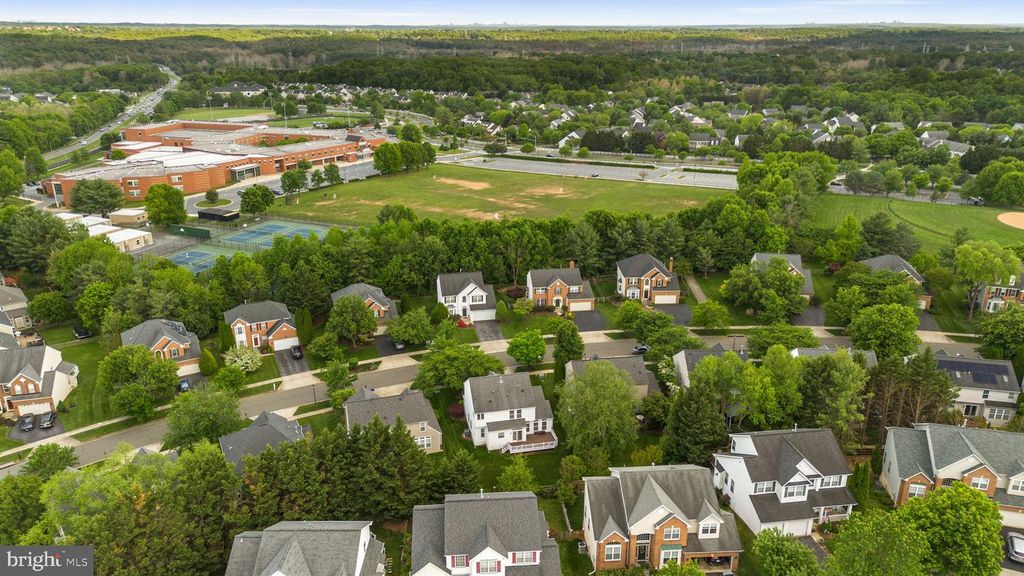 Image 38 of property listing at 18028 RED ROCKS DR, Germantown, MD 20874