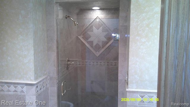 9531 W Outer Drive, Detroit, MI 48223