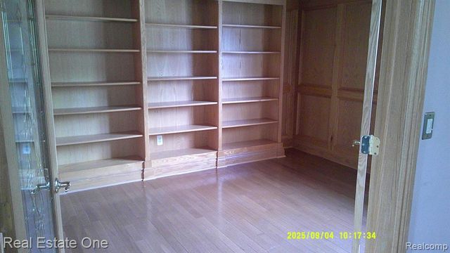 9531 W Outer Drive, Detroit, MI 48223