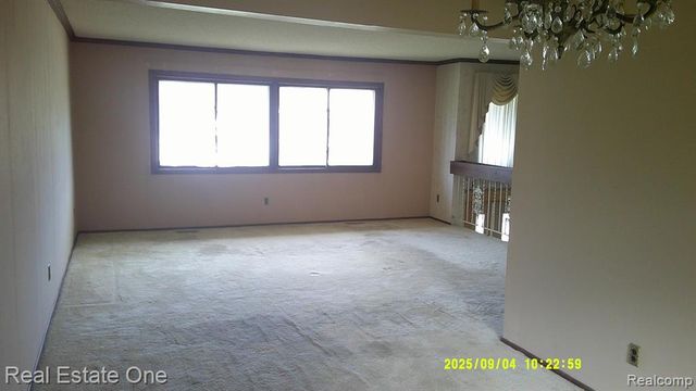 9531 W Outer Drive, Detroit, MI 48223