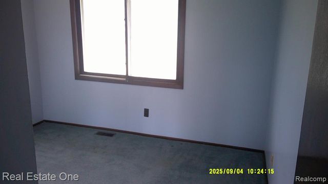 9531 W Outer Drive, Detroit, MI 48223
