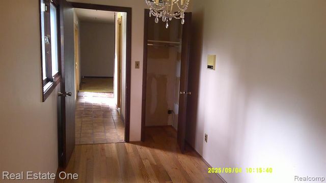 9531 W Outer Drive, Detroit, MI 48223