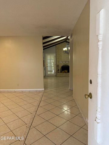 220 RIO TINTO Drive, El Paso, TX 79912