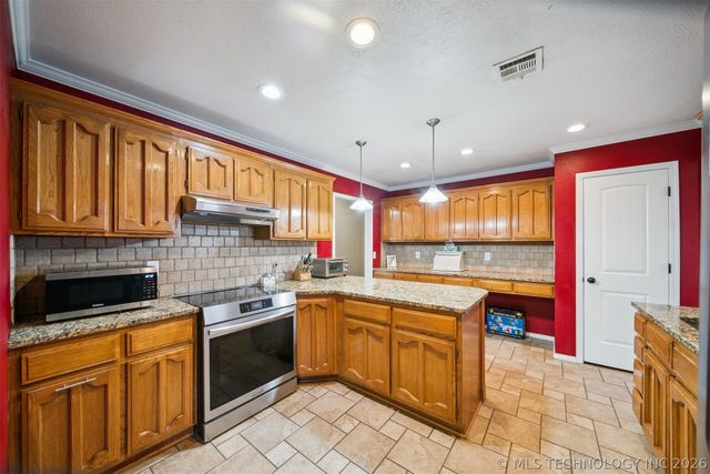 11950 S 266th East Avenue, Coweta, OK 74429