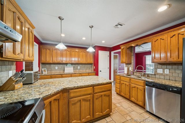 11950 S 266th East Avenue, Coweta, OK 74429
