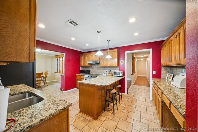 11950 S 266th East Avenue, Coweta, OK 74429