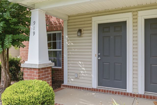 919 Seven Oaks Blvd, Smyrna, TN 37167