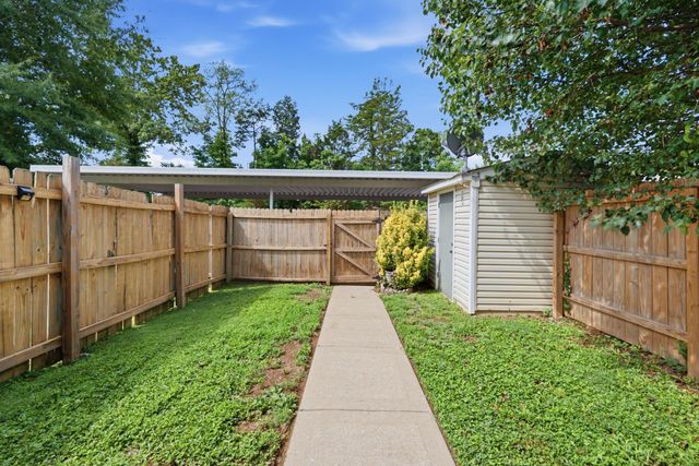 919 Seven Oaks Blvd, Smyrna, TN 37167