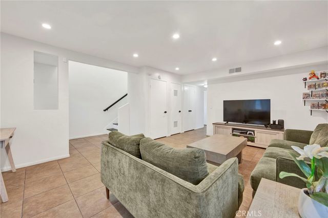 6230 Nye St, Commerce, CA 90040