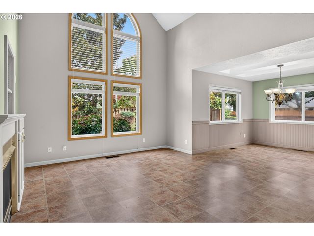 103 CEDAR BLUFF Cir N, Keizer, OR 97303