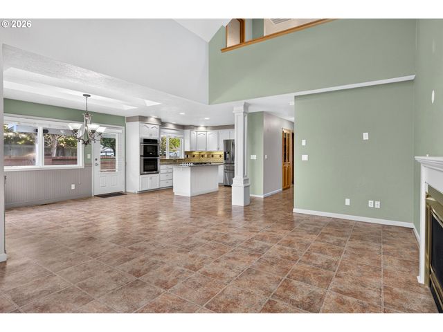 103 CEDAR BLUFF Cir N, Keizer, OR 97303