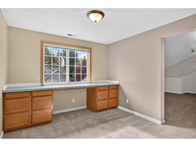 103 CEDAR BLUFF Cir N, Keizer, OR 97303