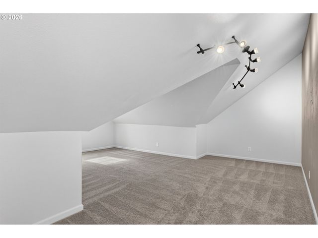 103 CEDAR BLUFF Cir N, Keizer, OR 97303
