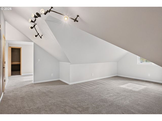 103 CEDAR BLUFF Cir N, Keizer, OR 97303