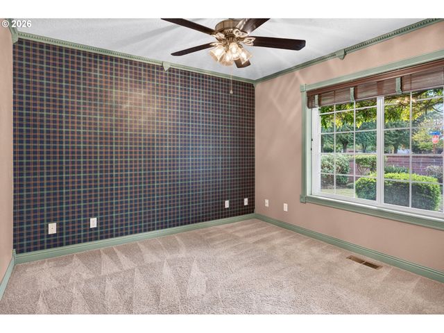 103 CEDAR BLUFF Cir N, Keizer, OR 97303