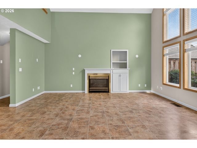 103 CEDAR BLUFF Cir N, Keizer, OR 97303
