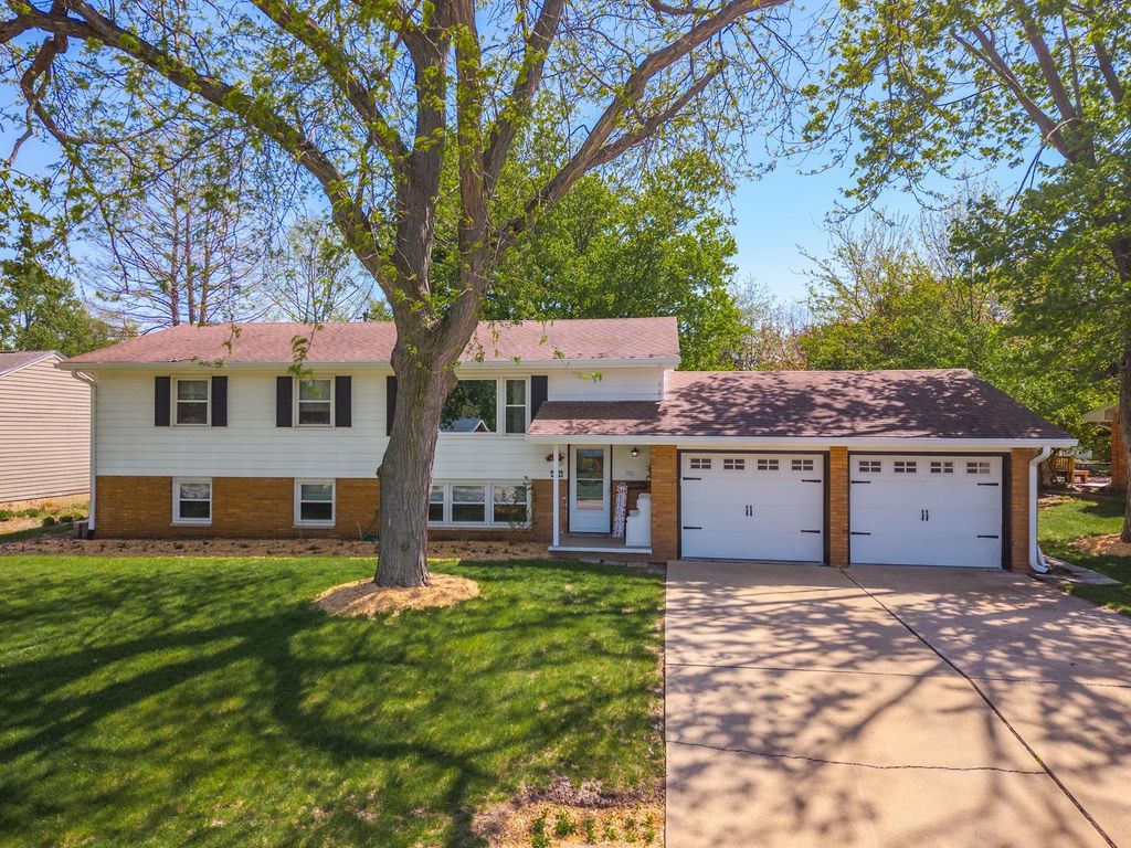 406 S Blair Drive, Normal, IL 61761