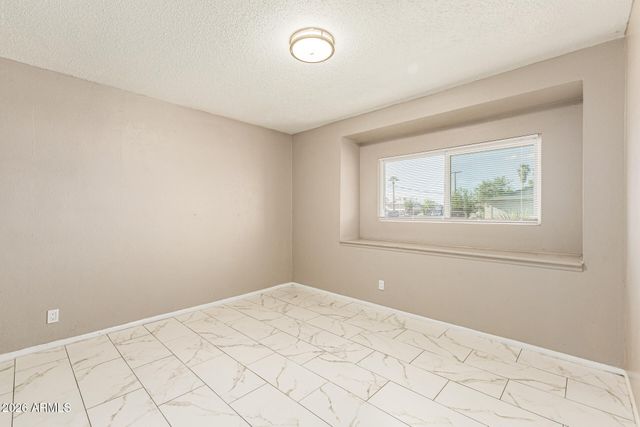 4243 W TUCKEY Lane, Phoenix, AZ 85019