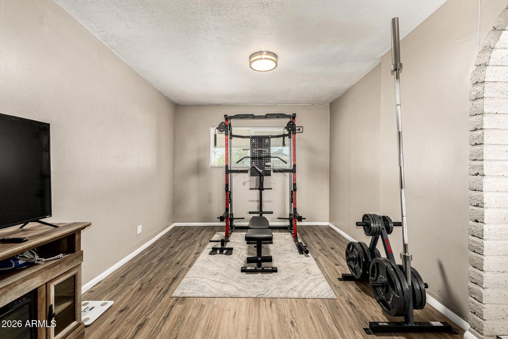 Image 21 of property listing at 4243 W TUCKEY Lane, Phoenix, AZ 85019