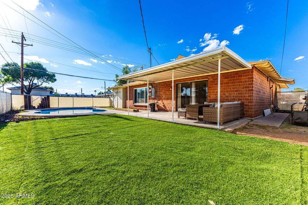 Image 23 of property listing at 4243 W TUCKEY Lane, Phoenix, AZ 85019