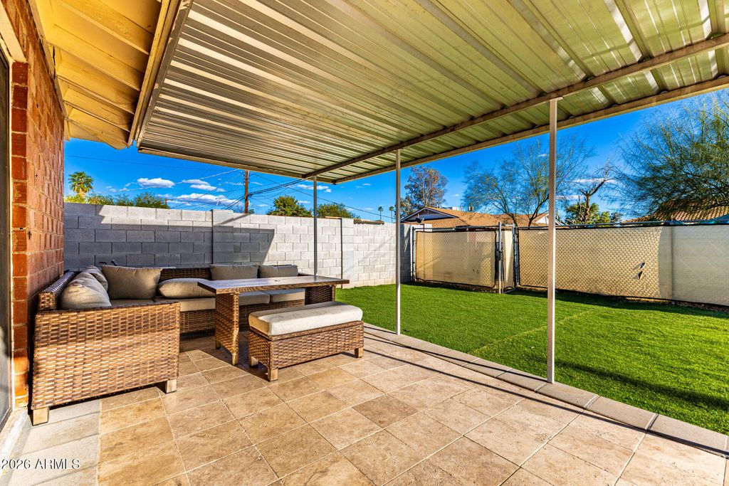 Image 24 of property listing at 4243 W TUCKEY Lane, Phoenix, AZ 85019