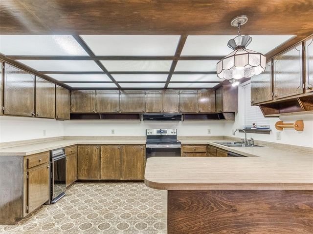 954 S Sara Road, Blanchard, OK 73010