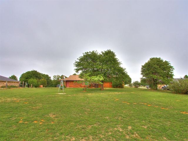 954 S Sara Road, Blanchard, OK 73010