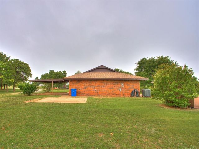 954 S Sara Road, Blanchard, OK 73010