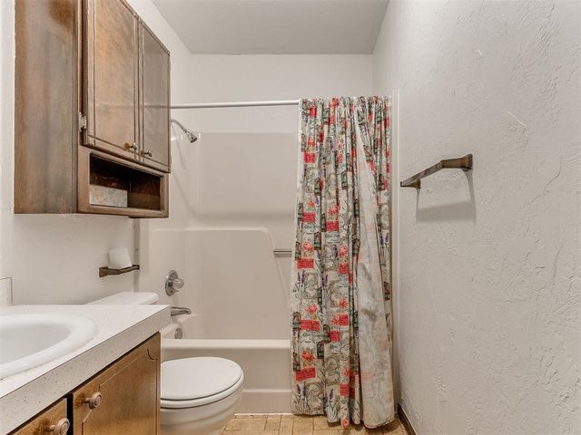 954 S Sara Road, Blanchard, OK 73010