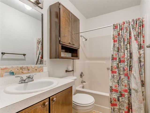 954 S Sara Road, Blanchard, OK 73010