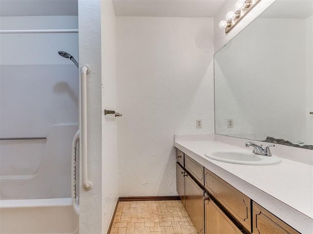 954 S Sara Road, Blanchard, OK 73010