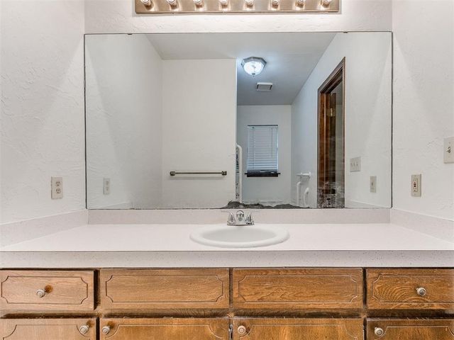 954 S Sara Road, Blanchard, OK 73010