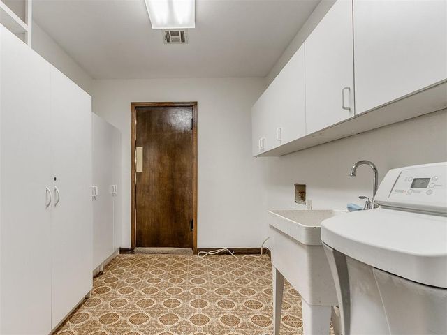 954 S Sara Road, Blanchard, OK 73010