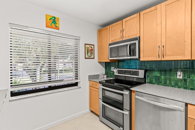 21766 Cypress Drive 20b, Boca Raton, FL 33433