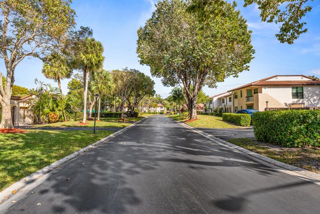 21766 Cypress Drive 20b, Boca Raton, FL 33433