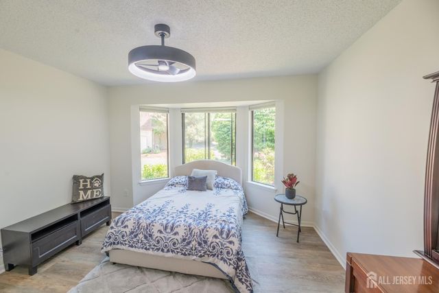 21 Carriage Place, Edison, NJ 08820