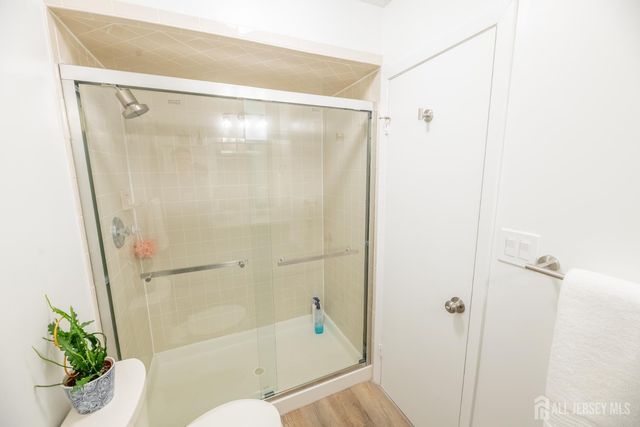21 Carriage Place, Edison, NJ 08820
