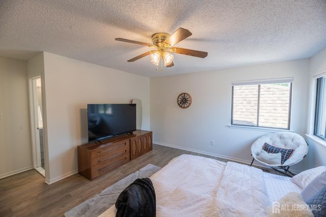 21 Carriage Place, Edison, NJ 08820