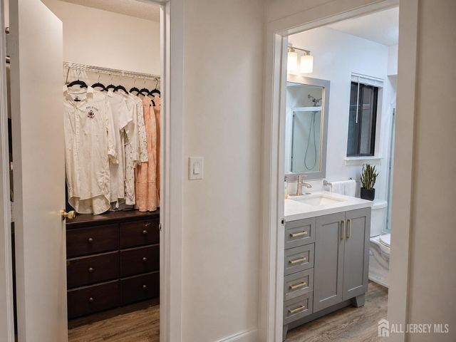 21 Carriage Place, Edison, NJ 08820