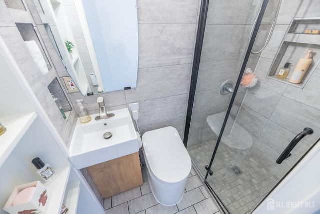 21 Carriage Place, Edison, NJ 08820